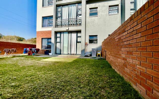 3 Bed Townhouse, Lombardy Estate